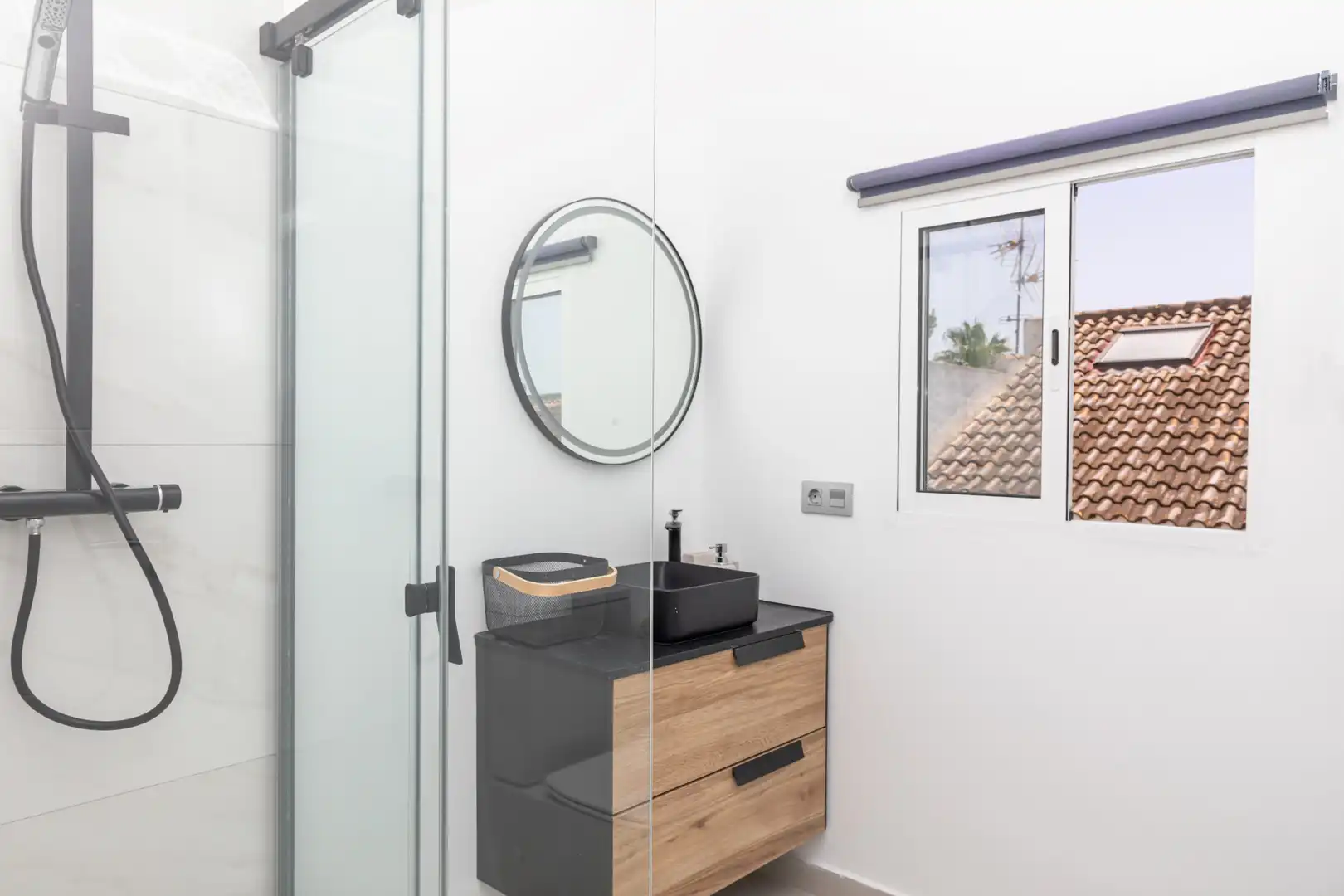 Bathroom of Detached homes for rent in Estepona  with Air Conditioner, Private garden and Terrace