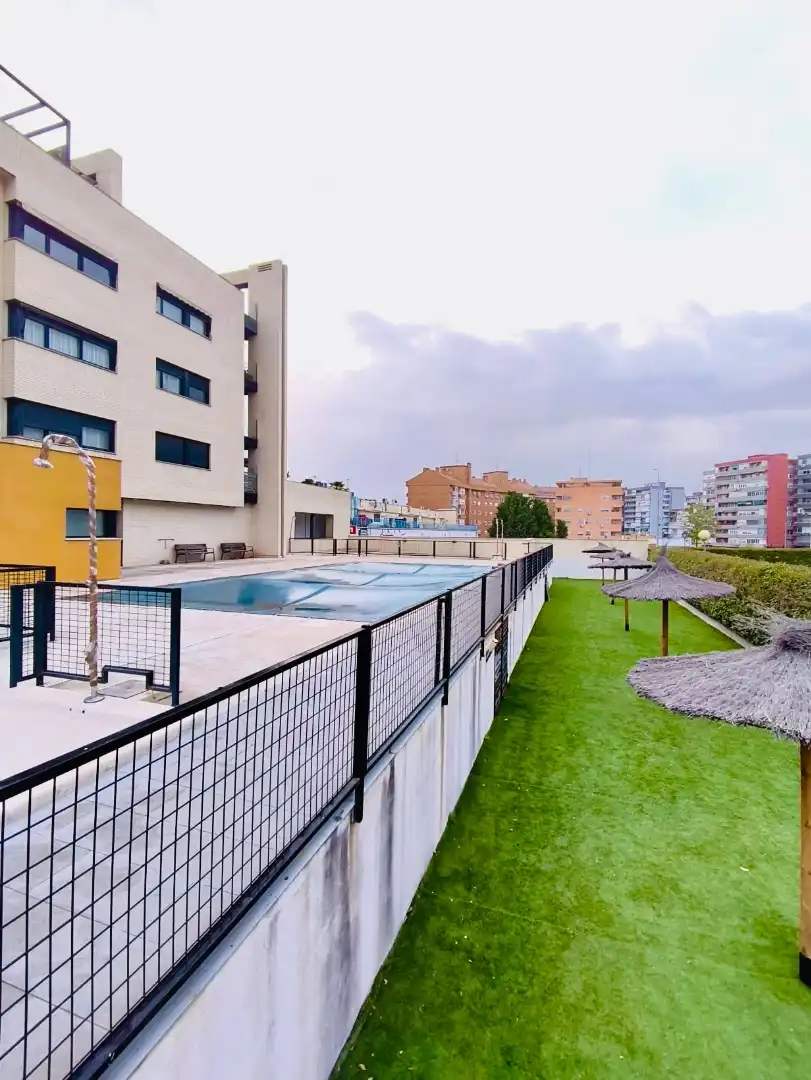 Swimming pool of Flat for sale in Fuenlabrada  with Air Conditioner, Heating and Storage room