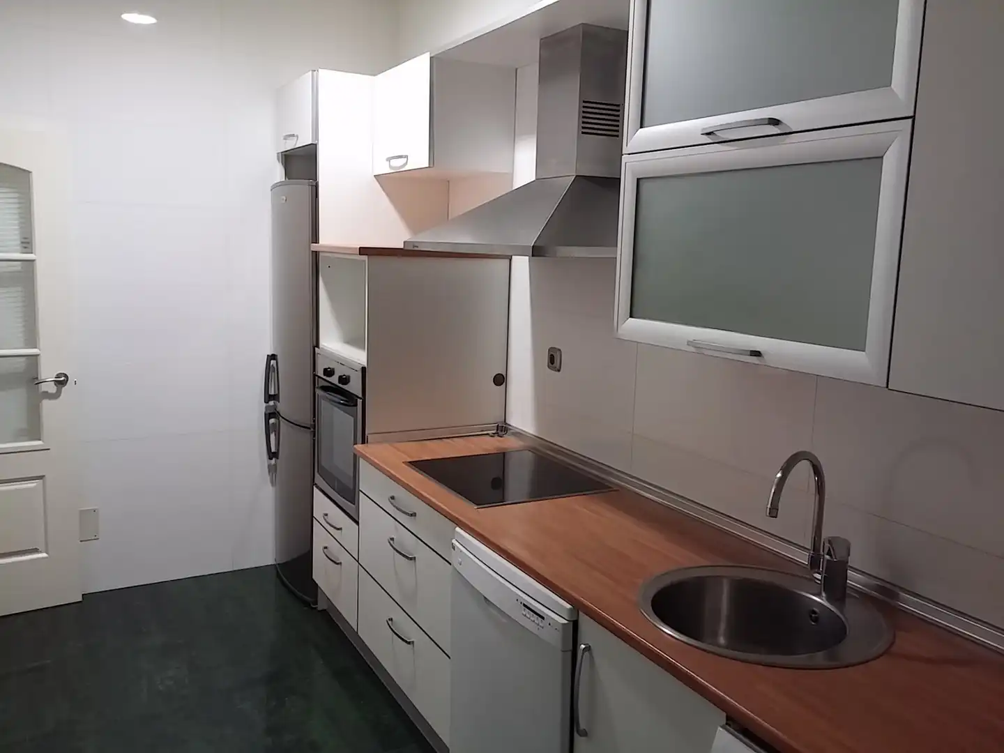 Kitchen of Flat for rent in León Capital   with Heating, Furnished and Oven