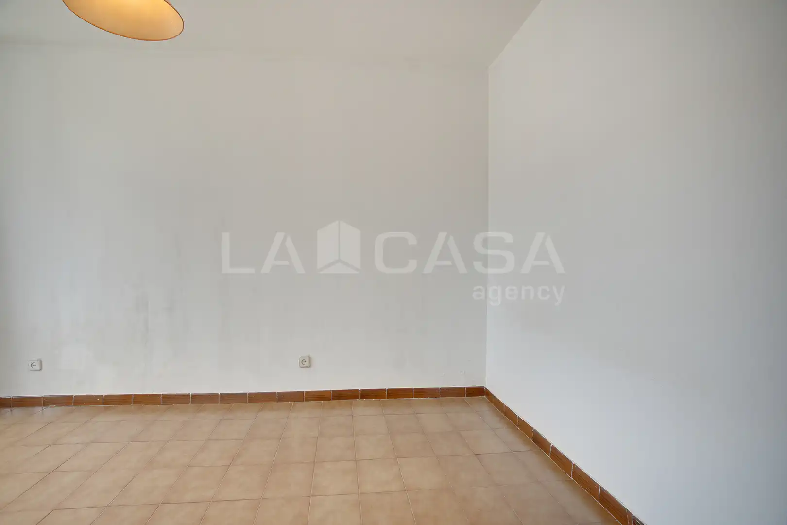 Piso en venta en L'Hospitalet de Llobregat con Calefacción y Balcón