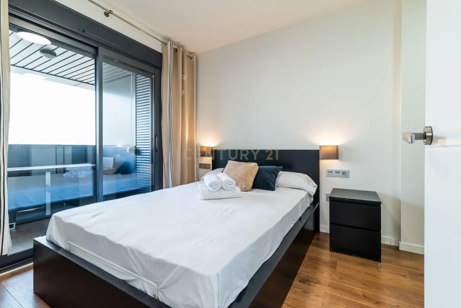 Bedroom of Flat for sale in Granada  with Air Conditioner, Private garden and Oven