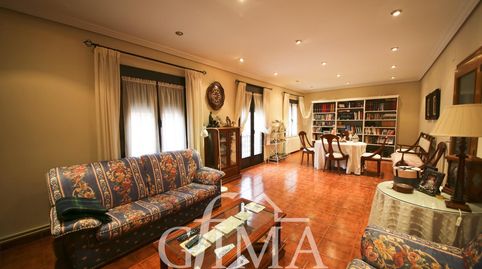 Casa céntrica de dos plantas haciendo esquina, imatge 2