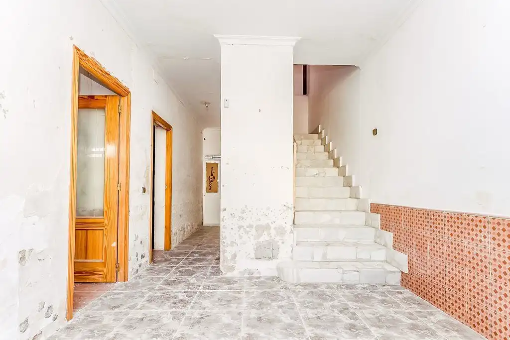 Detached homes for sale in Valdepeñas