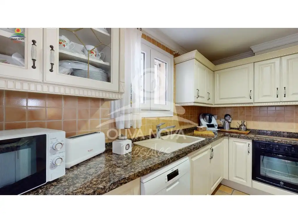 Cocina de Casa o chalet en venta en Oliva con Jardín privado