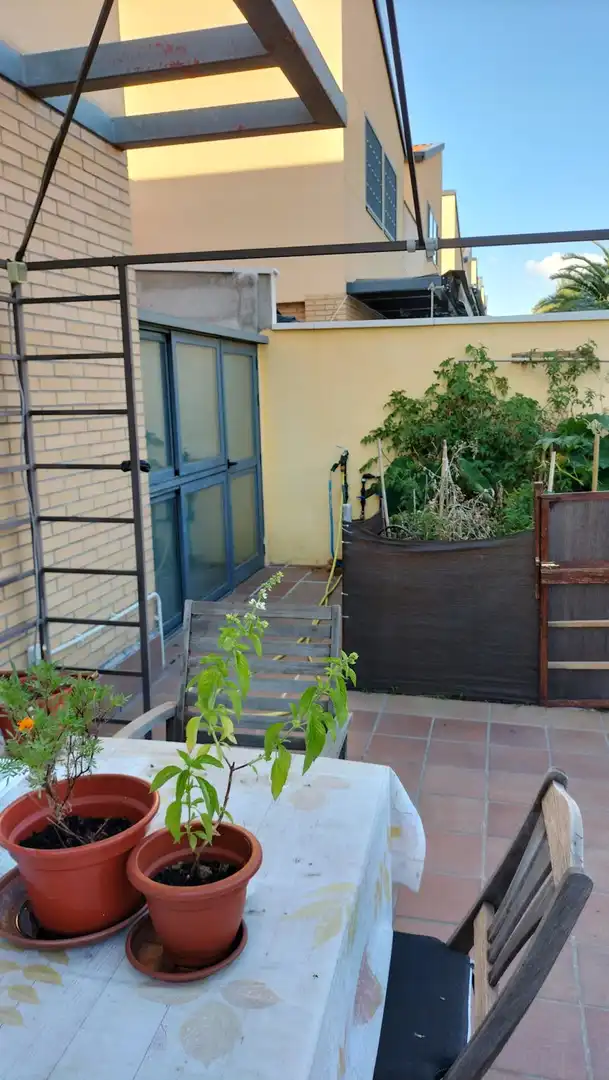 Terraza de Piso para compartir en Leganés con Calefacción, Jardín privado y Amueblado