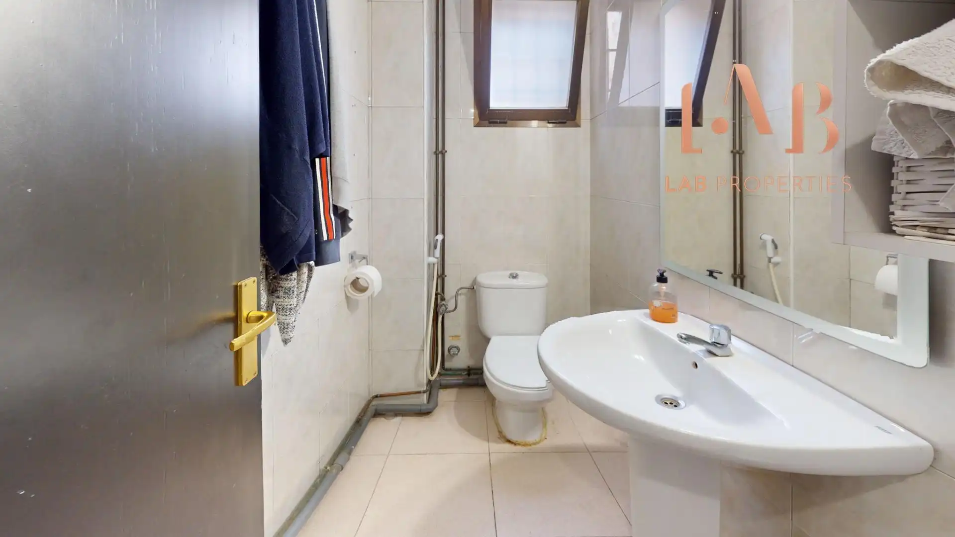 Bany de Local de lloguer en  Palma de Mallorca amb Aire condicionat i Moblat