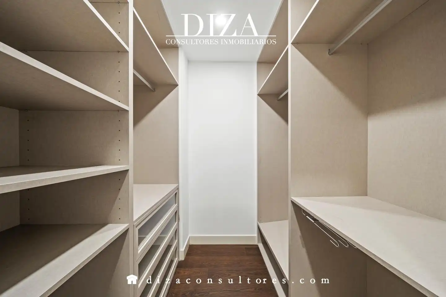 Habitación de Dúplex de alquiler en Madrid con Aire acondicionado y Amueblado