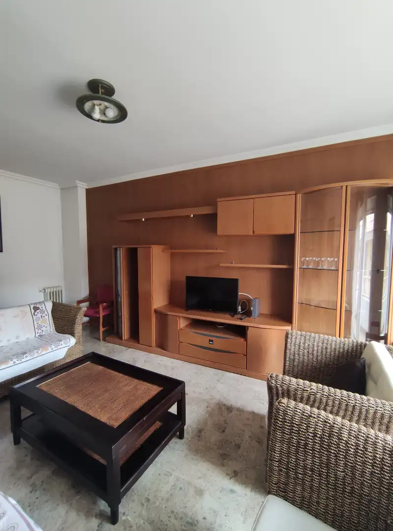Wohnzimmer von Wohnung zur Miete in Ciudad Real mit Möbliert