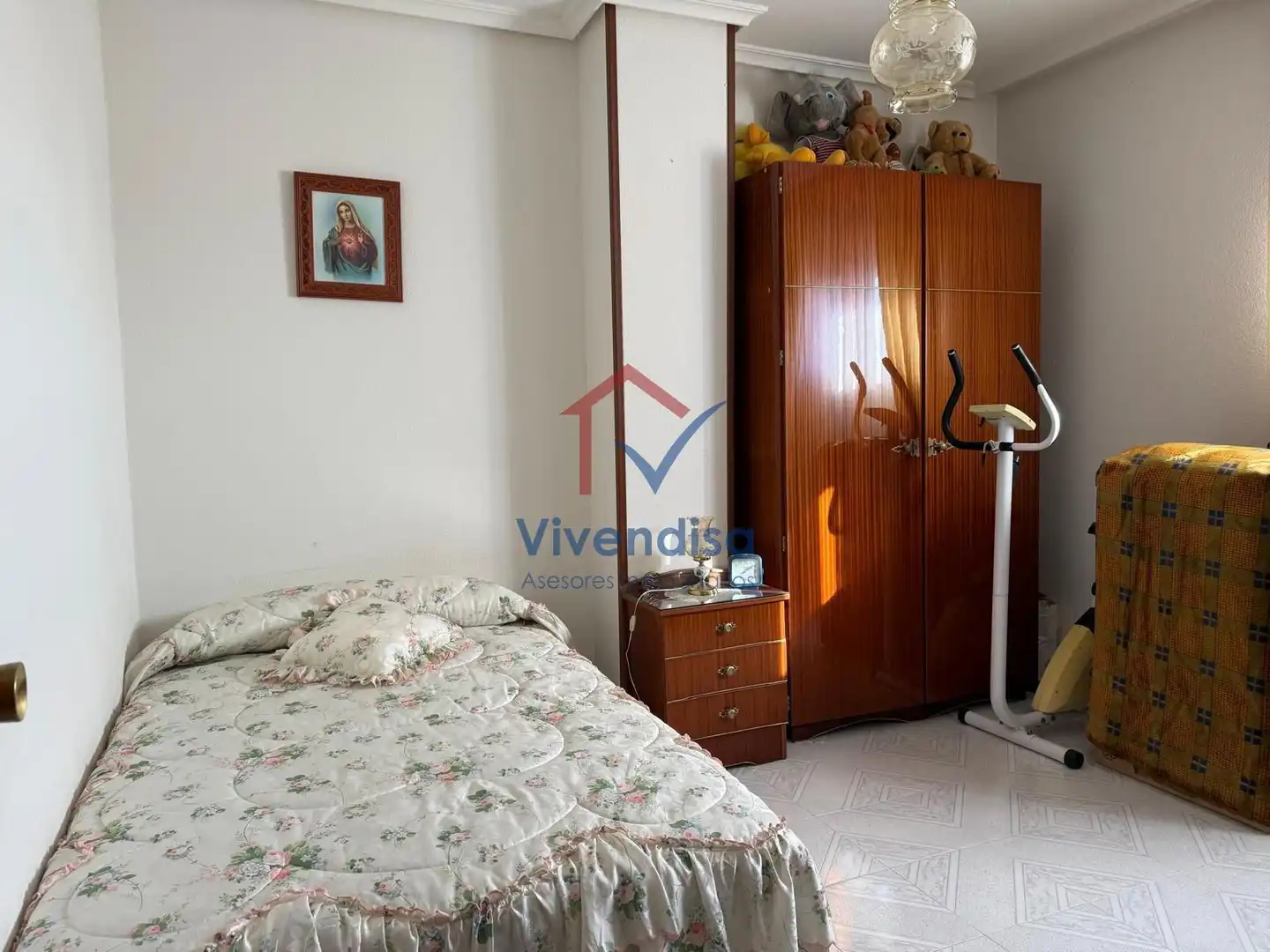 Dormitori de Casa adosada en venda en Marchamalo amb Calefacció, Jardí privat i Terrassa