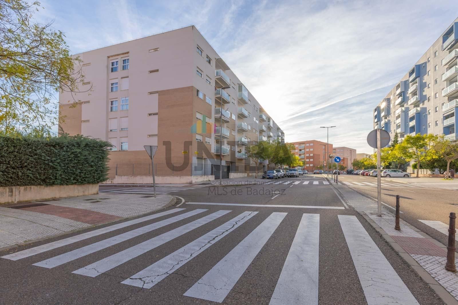 Vista exterior de Pis en venda en Badajoz Capital amb Calefacció, Terrassa i Traster