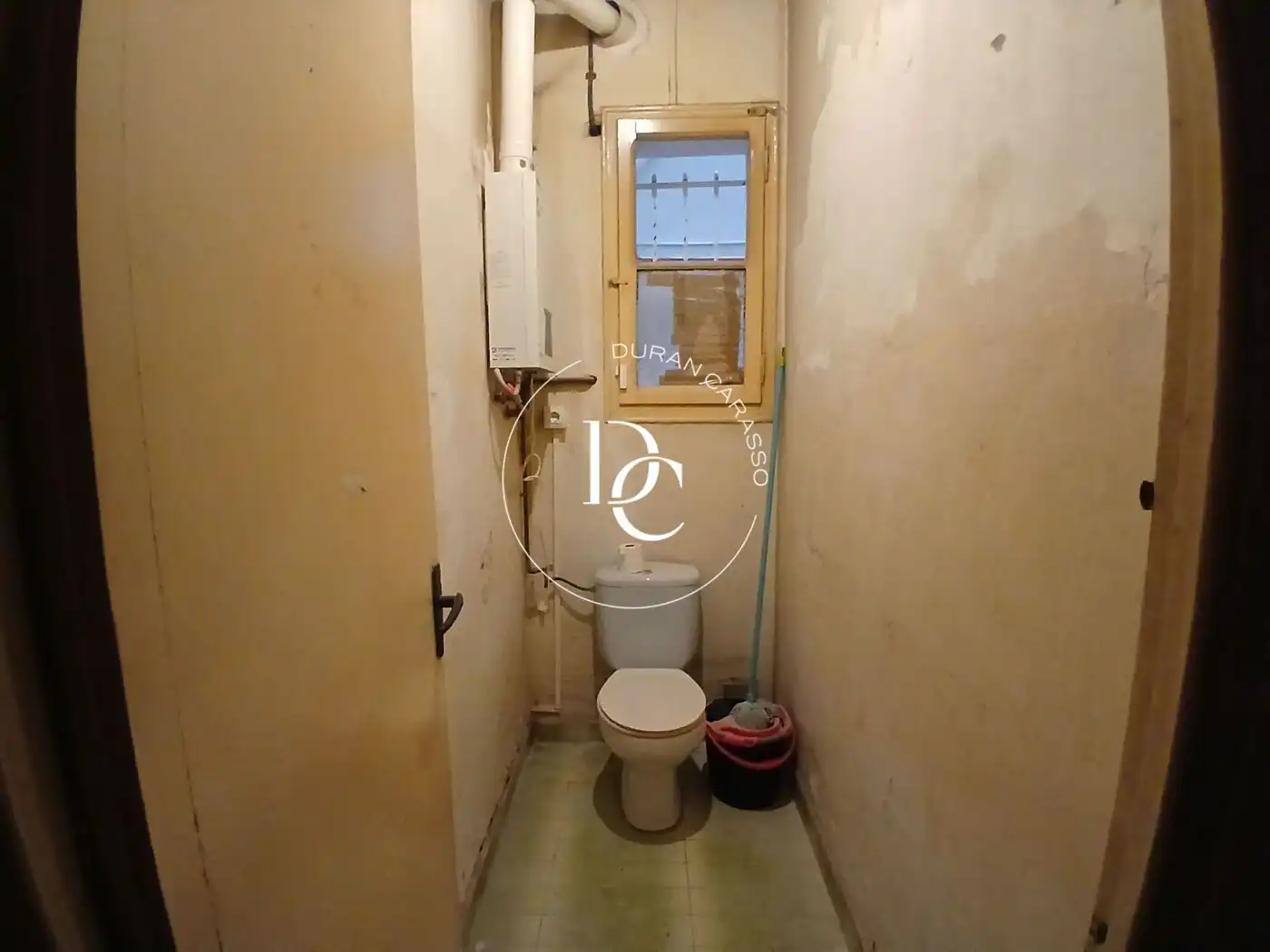 Baño de Local en venta en Gràcia