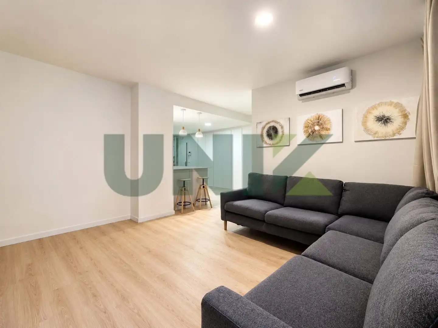 Piso con terraza en venta en Travessera Corts, imagen 3
