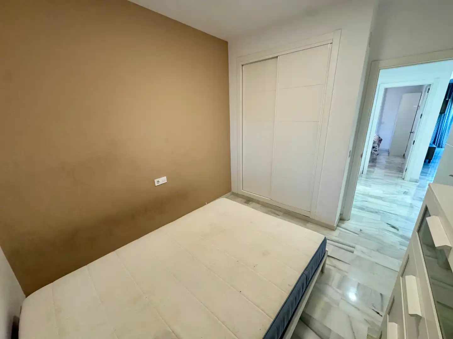 Habitación de Piso en venta en Estepona con Aire acondicionado, Calefacción y Terraza