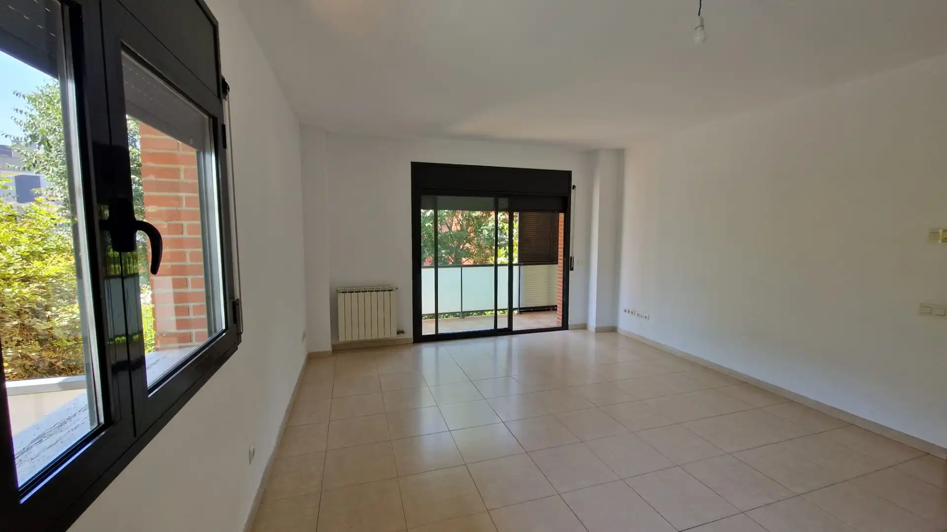 Living room of Flat for sale in Sant Cugat del Vallès  with Heating, Storage room and Oven