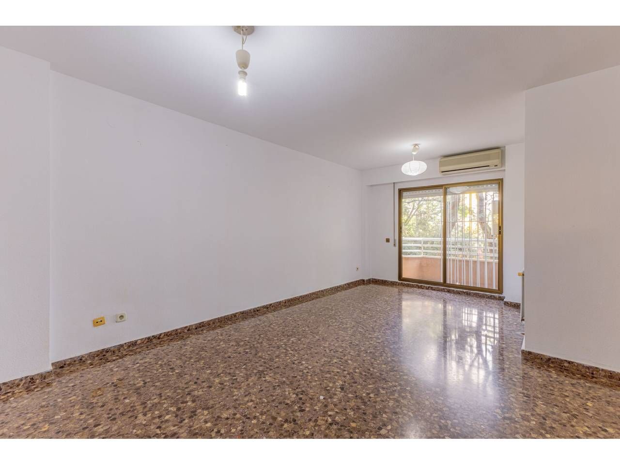 Flat for sale in  Valencia Capital  with Air Conditioner, Heating and Terrace