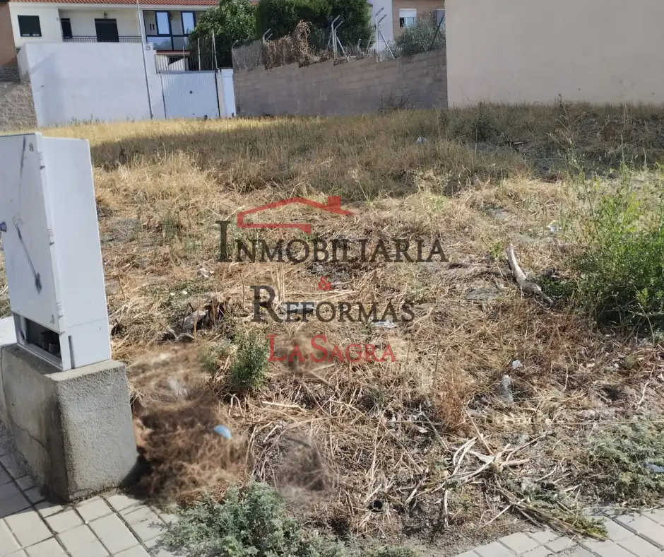 Außenansicht von Residential zum Verkauf in Esquivias