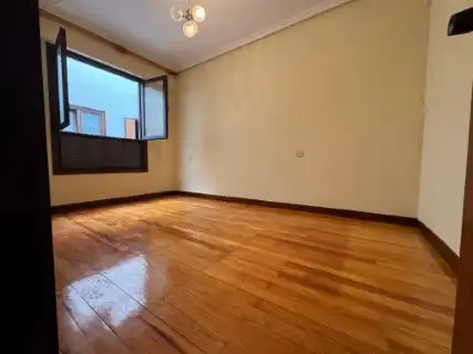 Schlafzimmer von Maisonette zum Verkauf in Zumaia