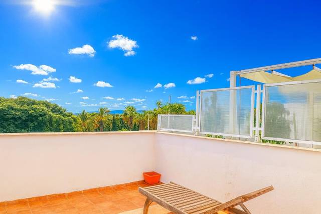 Casa adosada en Venta en Calle ALZIRA , 4 en Ciutat del Transport - La Salera