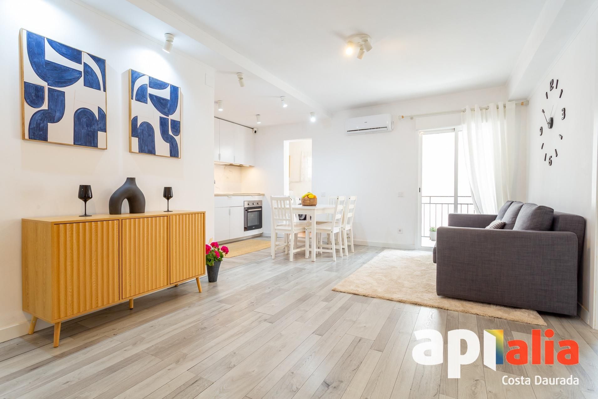Sala d'estar de Pis en venda en Salou amb Aire condicionat, Calefacció i Parquet