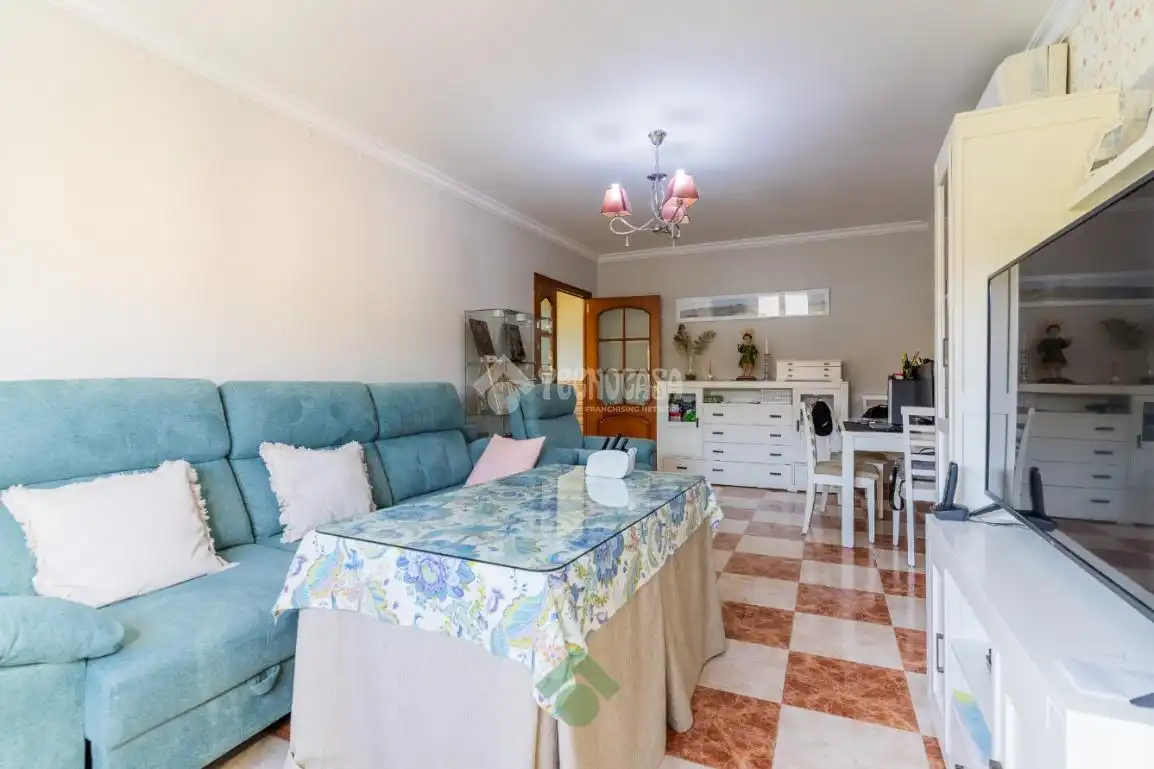Sala d'estar de Pis en venda en Puerto Real amb Aire condicionat