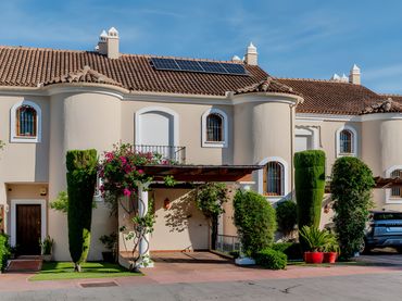 Maison mitoyenne avec piscine à vendre à Estepona Pueblo