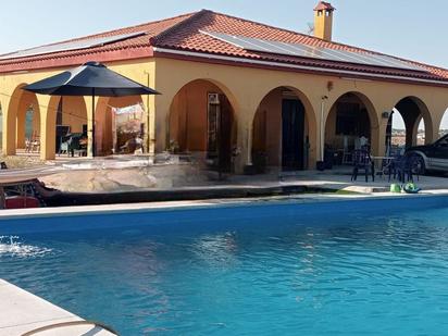 Swimming pool of House or chalet for sale in Alcalá de Henares