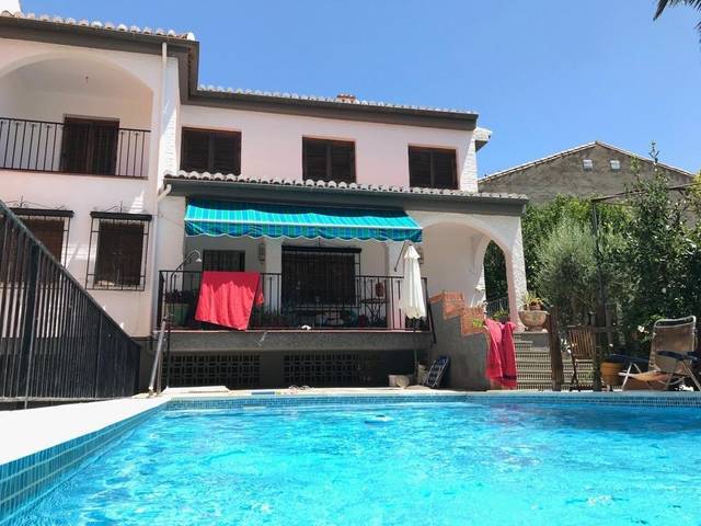 Casa-chalet en Venta en Calle de San Juan Nepomuceno en La Zubia Ciudad