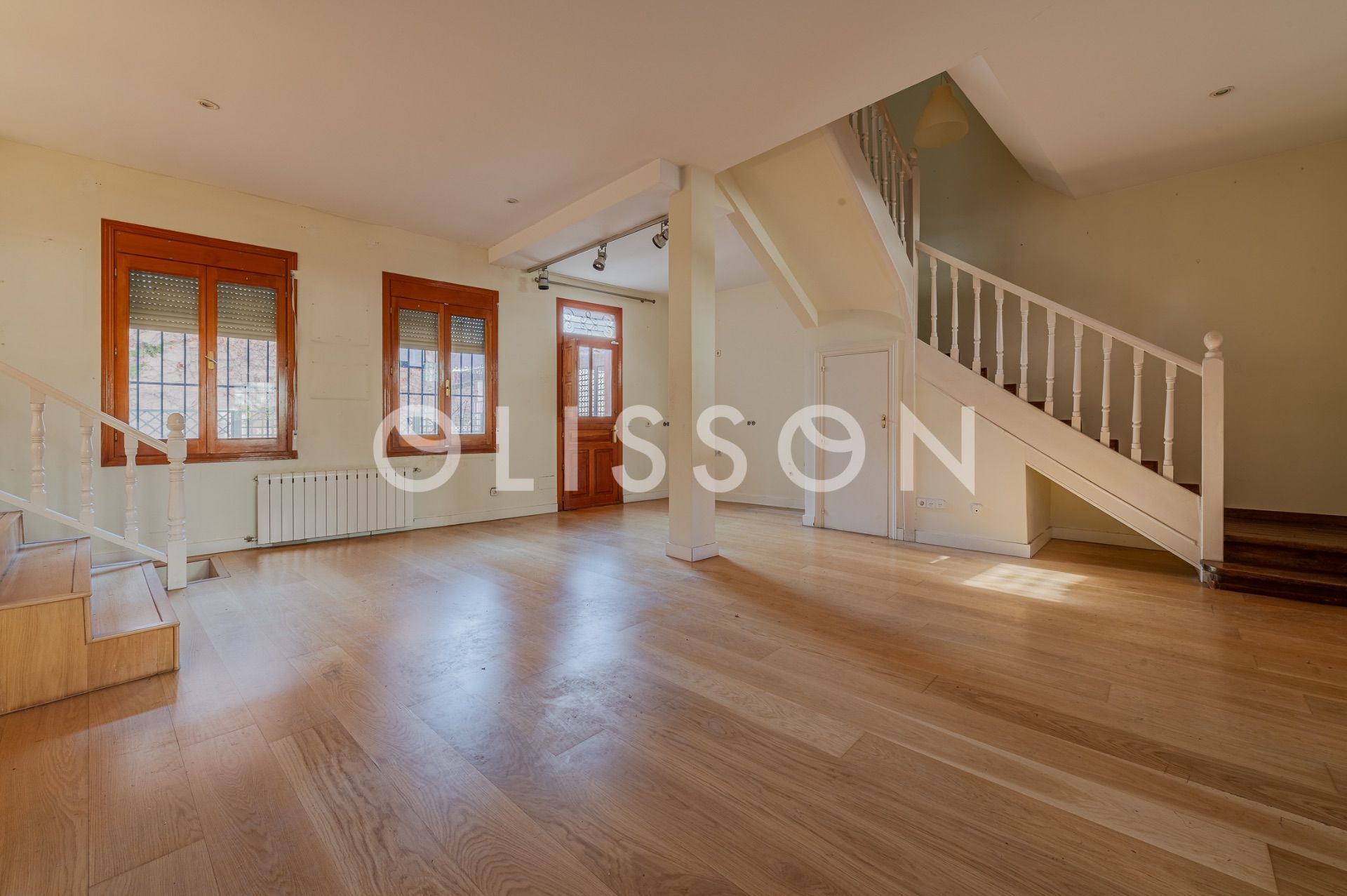 Living room of Single-family semi-detached for sale in  Madrid Capital  with Air Conditioner, Heating and Private garden