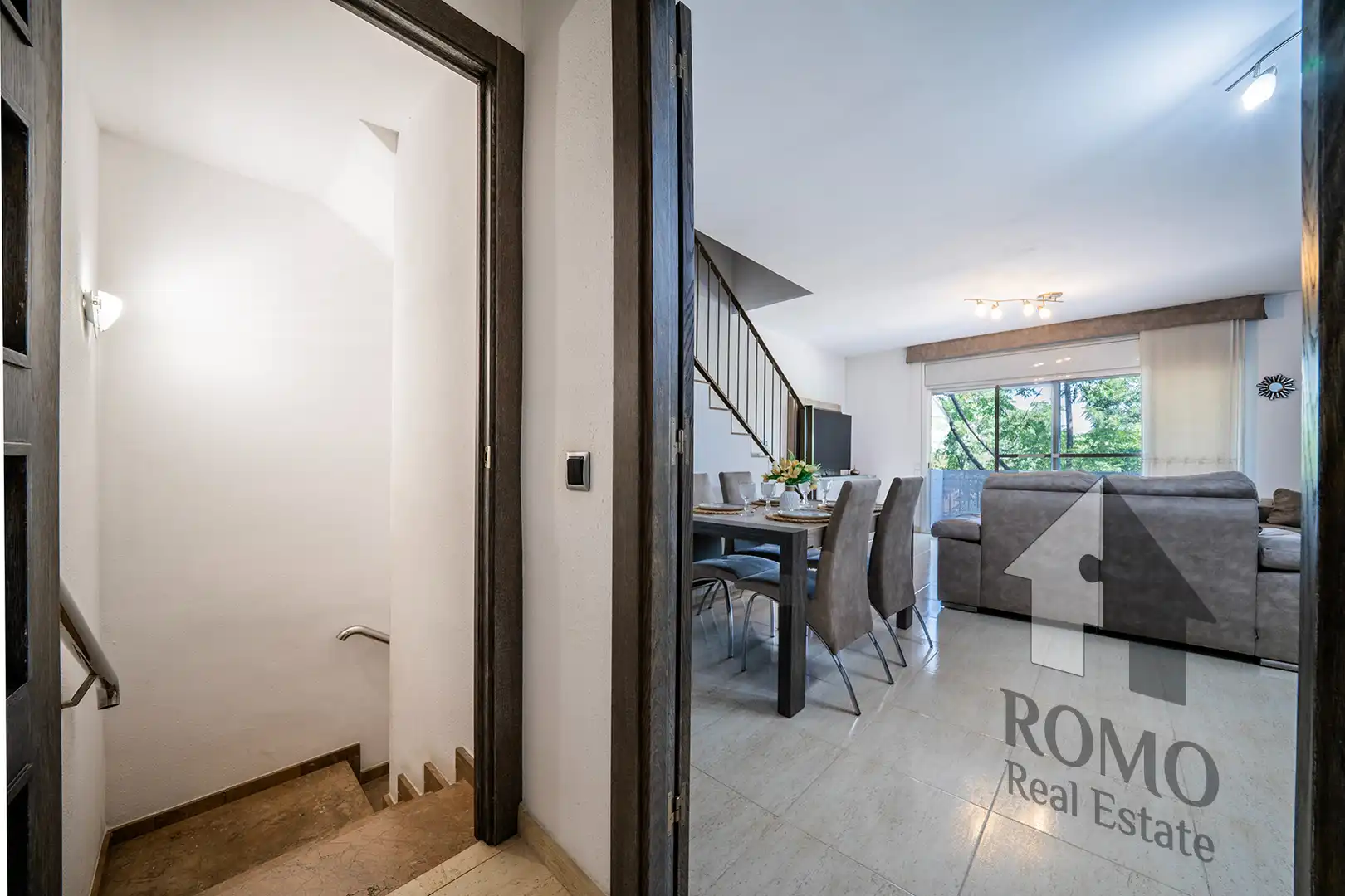 Vista exterior de Casa adosada en venta en Santa Perpètua de Mogoda con Aire acondicionado, Calefacción y Jardín privado