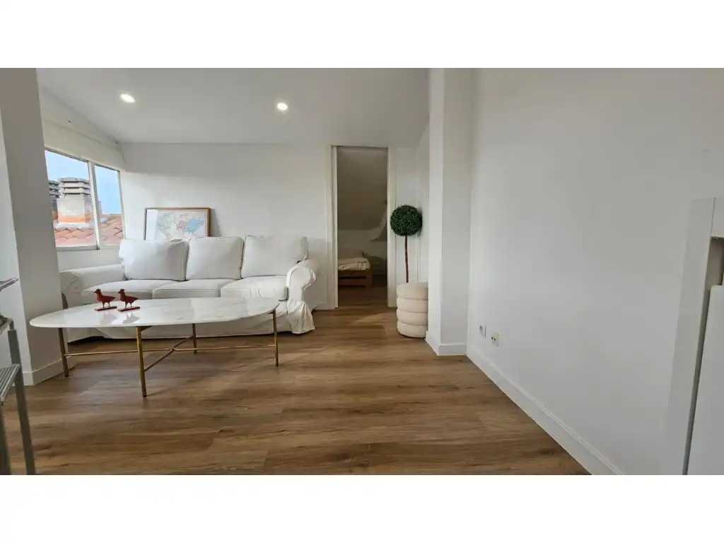 Wohnzimmer von Dachboden zum Verkauf in Madrid