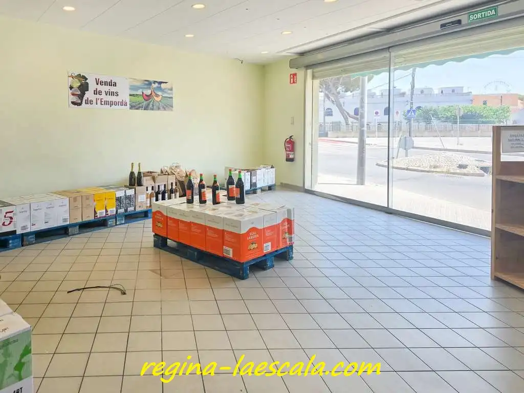 Locale commerciale in vendita a Riells, imagen 5