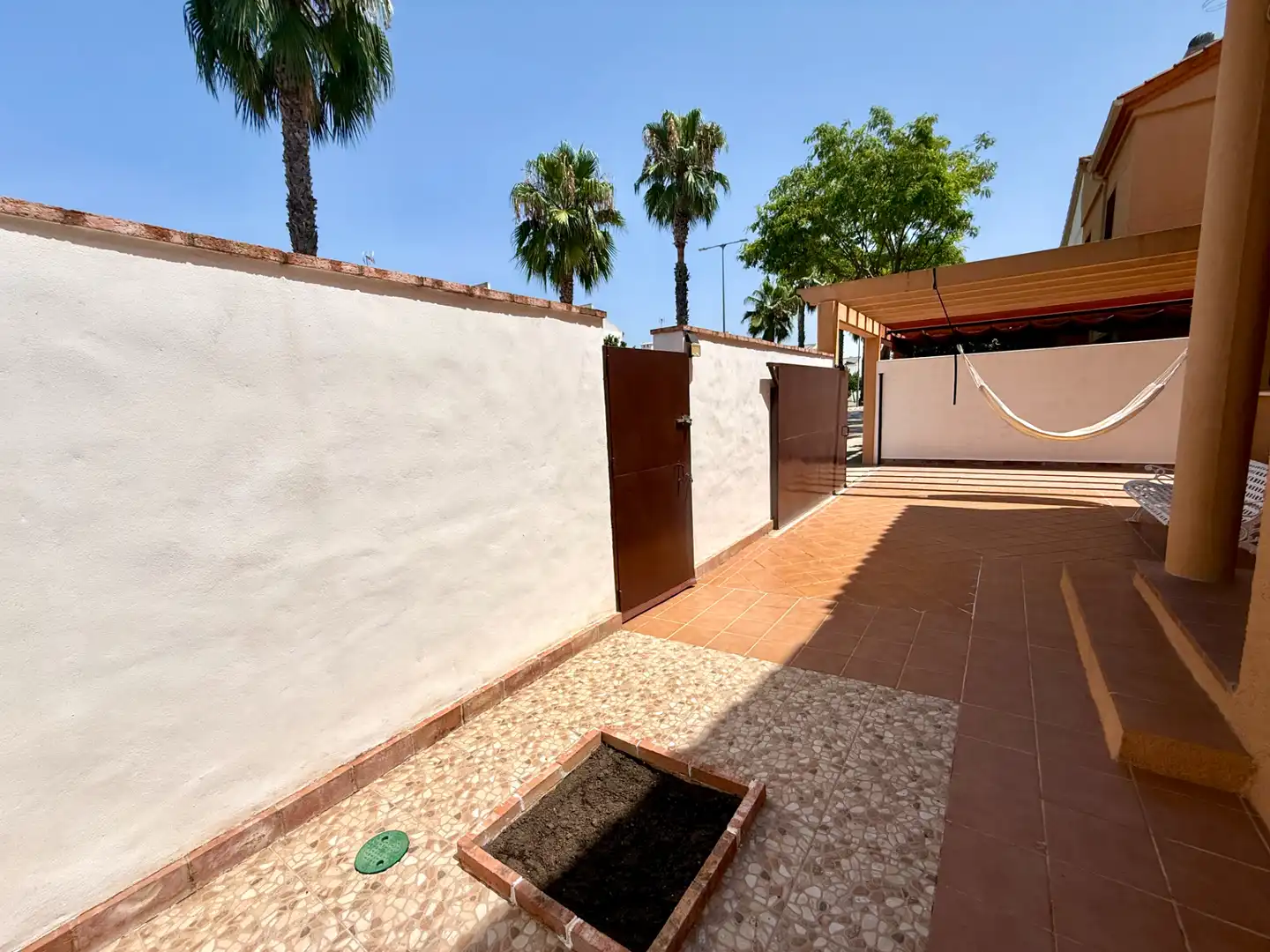 Terrassa de Casa adosada en venda en Espartinas amb Jardí privat, Terrassa i Piscina