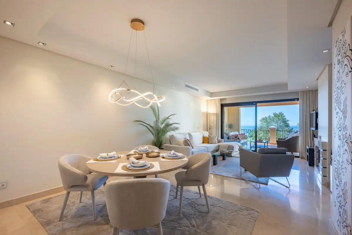 Piso con terraza en venta en Urbanizacion el Herrojo 2, imagen 3