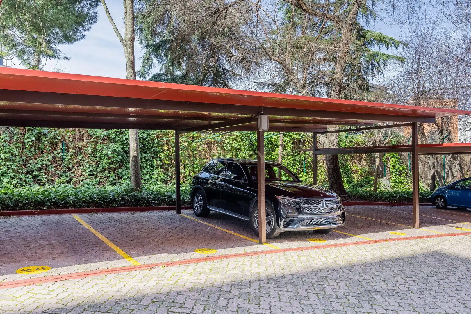 Parking de Apartamento en venta en Madrid con Piscina