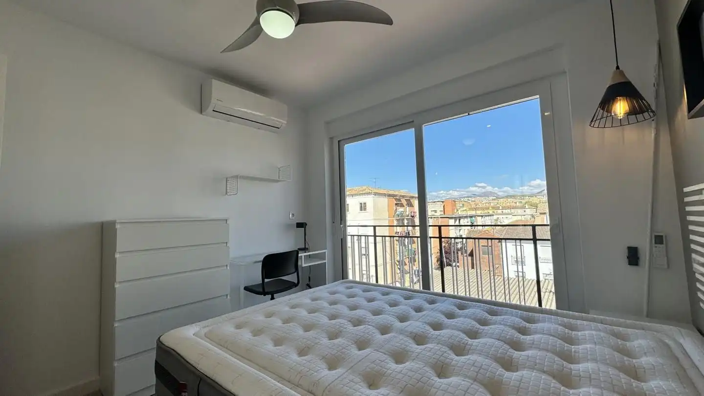 Flat for rent in Calle Calle Segovia, Barrio de Zaidín