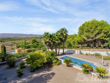 Casa amb piscina en venda a Montroi / Montroy