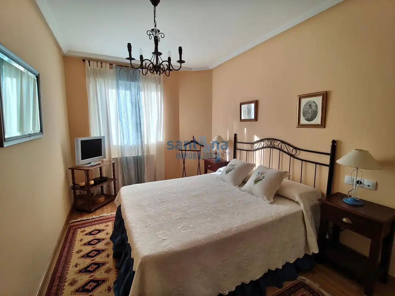 Bedroom of Apartments for rent in Puente Castro