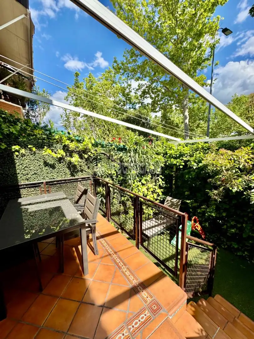 Terrasse von Einfamilien-Reihenhaus zum Verkauf in Alcalá de Henares mit Klimaanlage, Heizung und Gemeinschaftspool