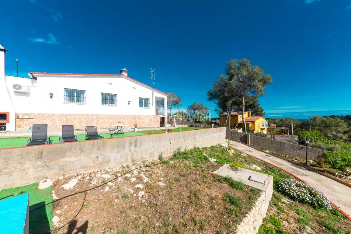 Jardí de Casa o xalet en venda en Cubelles amb Calefacció i Piscina