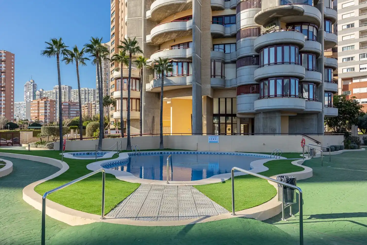 Swimming pool of Apartments for sale in Benidorm  with Air Conditioner, Private garden and Terrace
