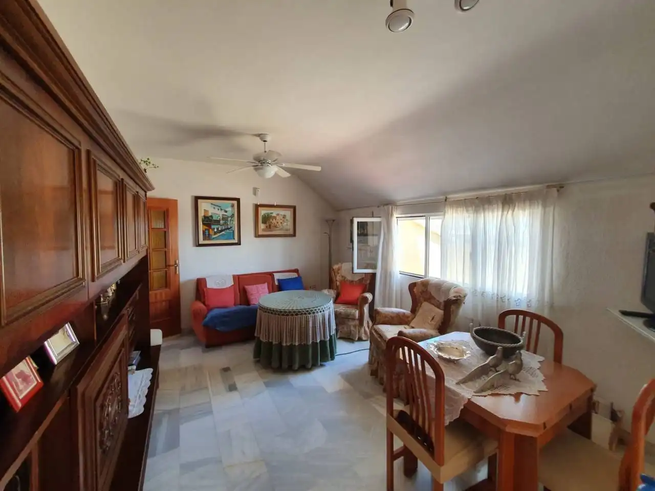 Sala d'estar de Pis en venda en Baza amb Aire condicionat, Terrassa i Moblat