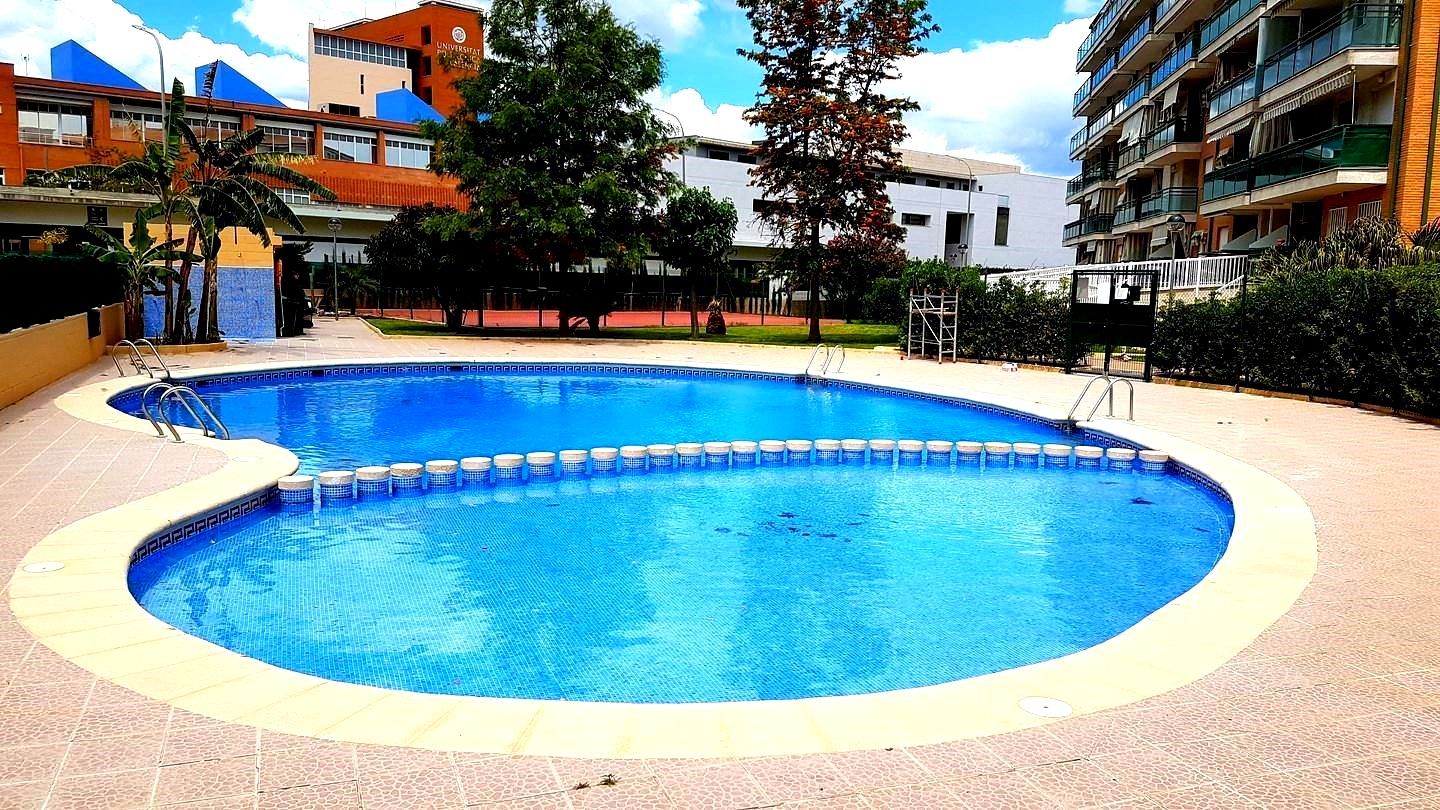 Piscina de Apartament de lloguer en Gandia amb Terrassa, Moblat i Piscina comunitària