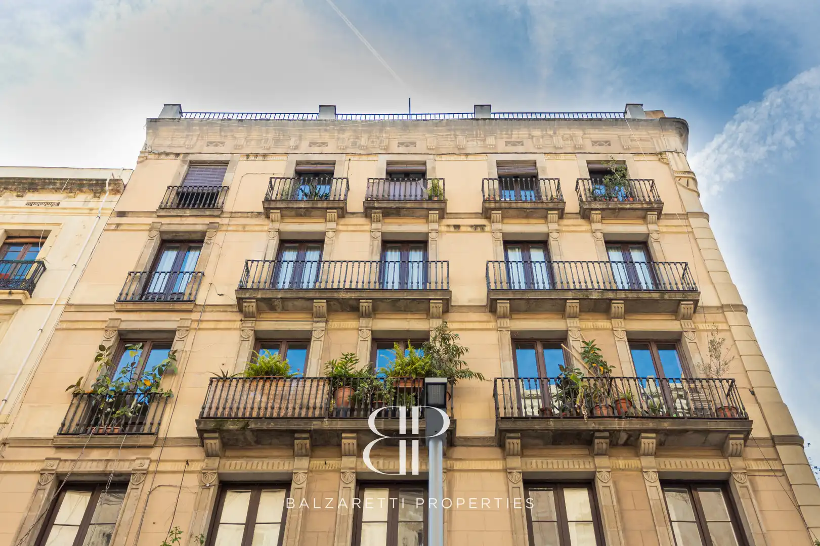 Außenansicht von Wohnung zur Miete in Barcelona mit Klimaanlage, Heizung und Parkett
