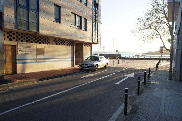 Aparcament de Local de lloguer en Oleiros