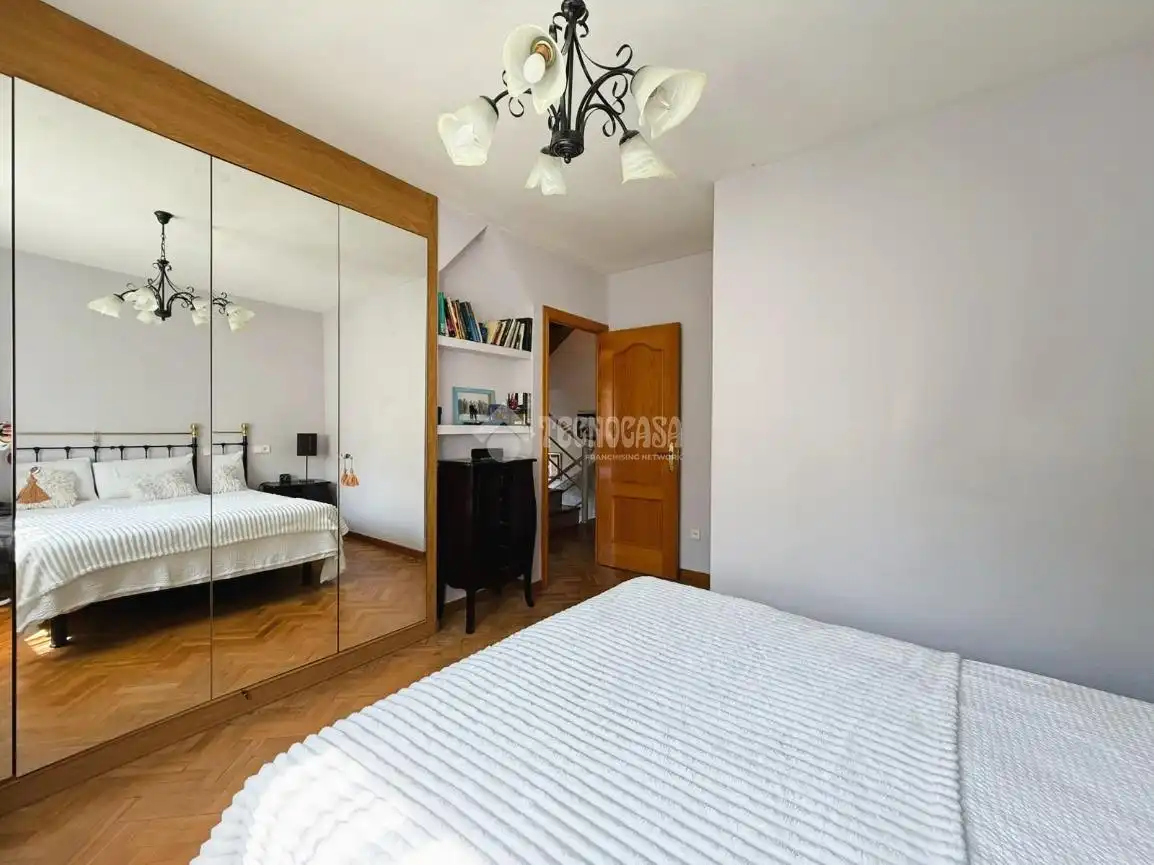 Habitación de Casa adosada en venta en Móstoles