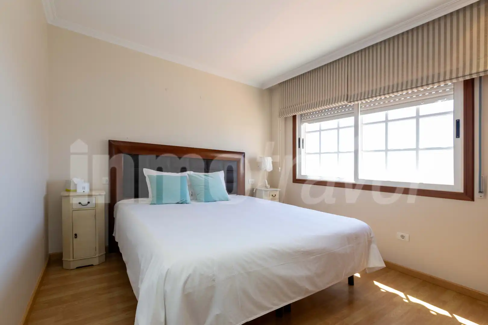 Dormitori de Casa adosada de lloguer en Sanxenxo amb Jardí privat, Terrassa i Moblat