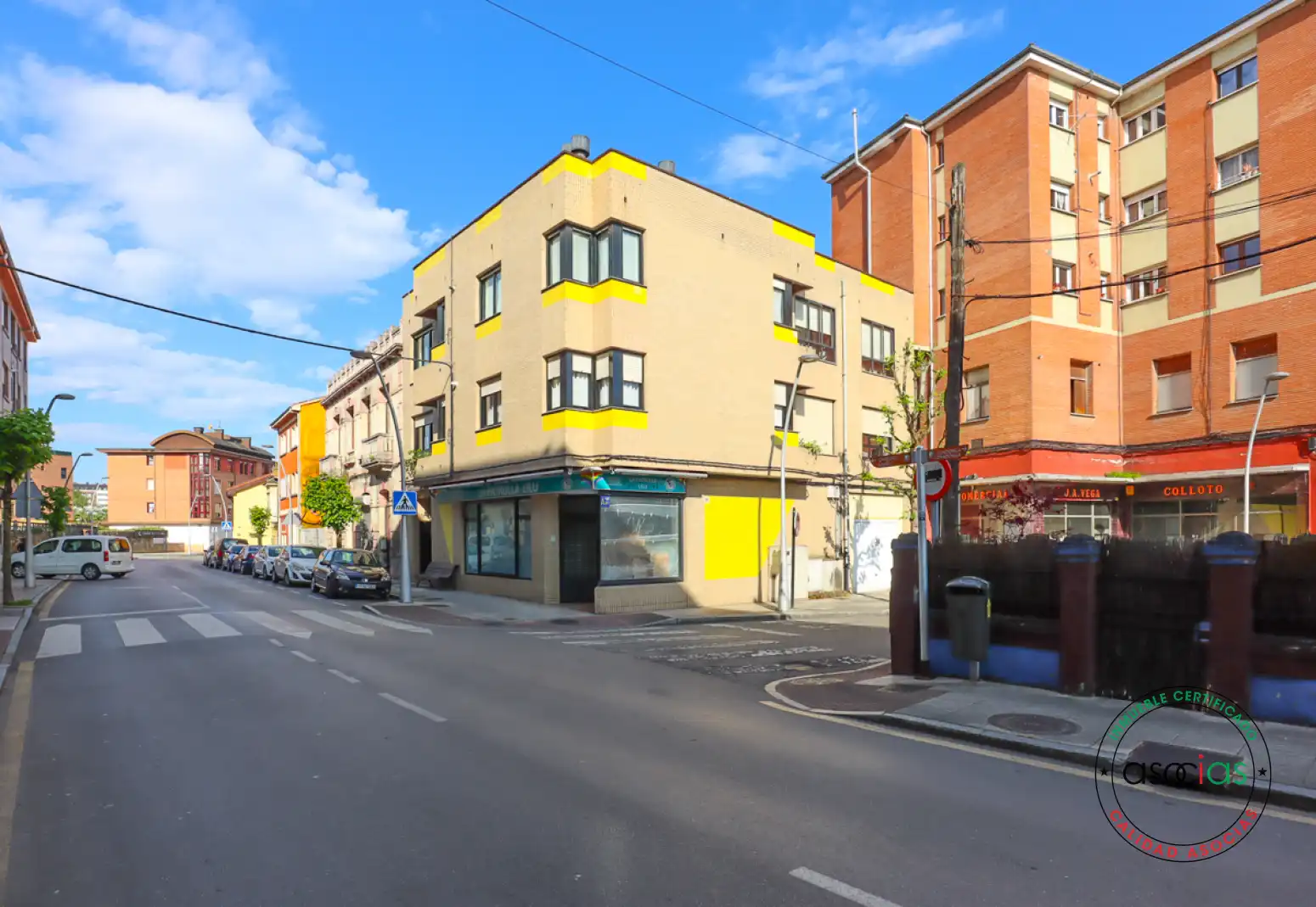 Vista exterior de Pis en venda en Siero amb Calefacció, Parquet i Moblat