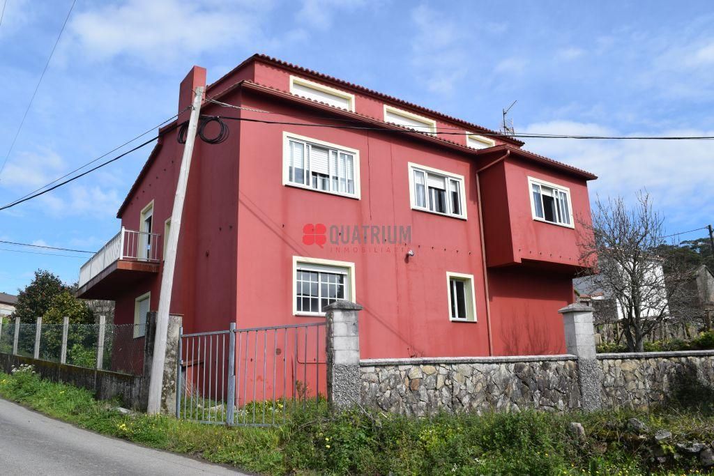 Exterior view of House or chalet for sale in Boiro  with Heating and Balcony