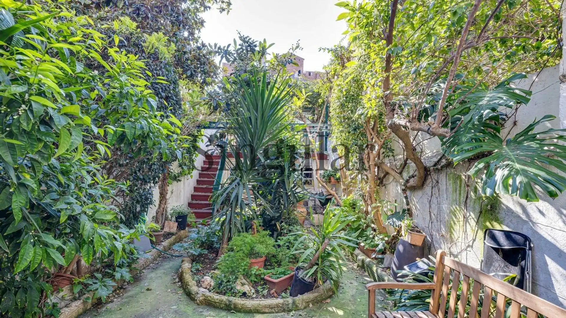 Garden of Building for sale in  Barcelona Capital