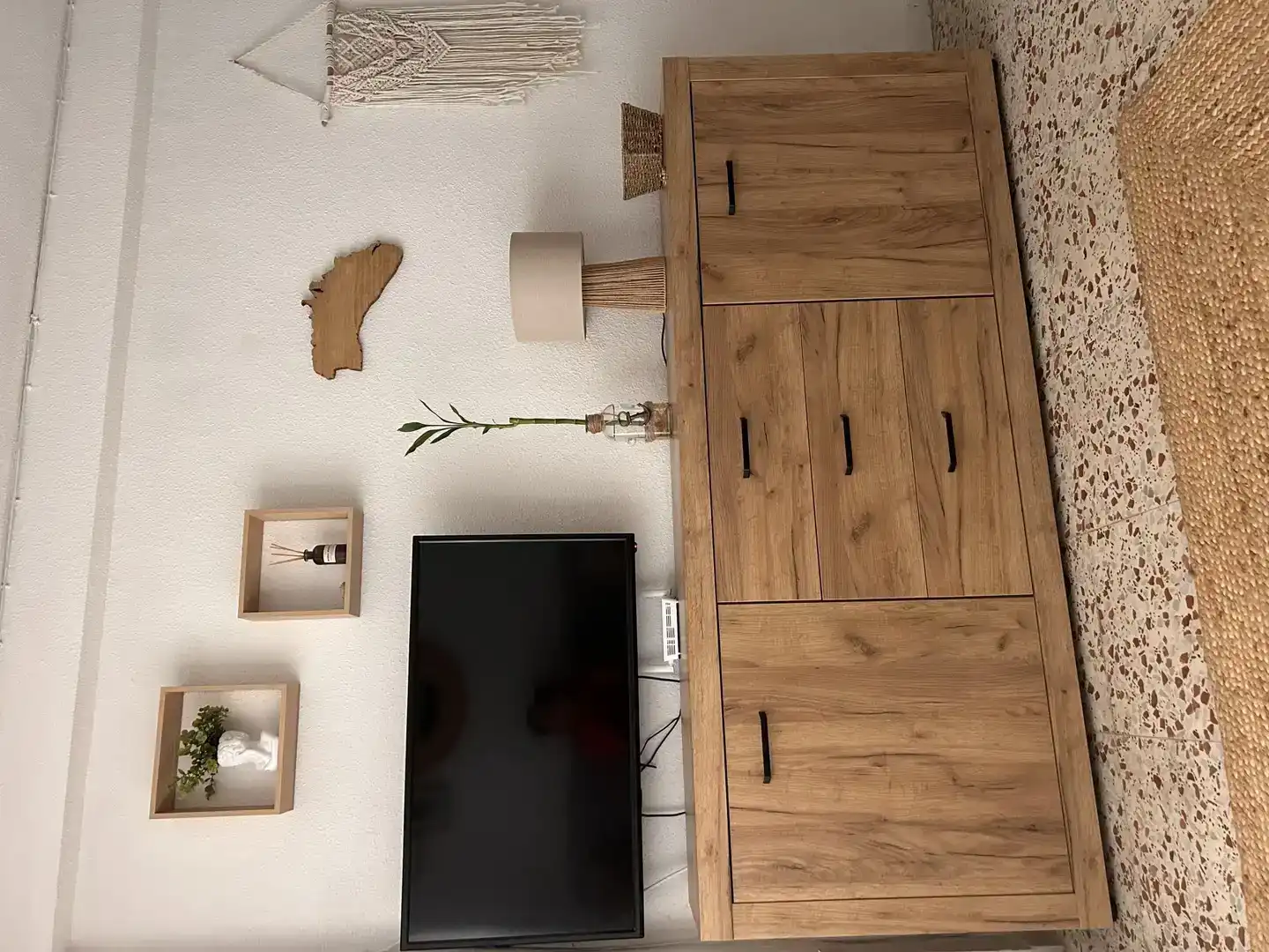 Wohnzimmer von Wohnung zur Miete in Torrevieja mit Klimaanlage und Balkon
